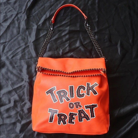 the beheaded Handbags - Trick or treat large purse